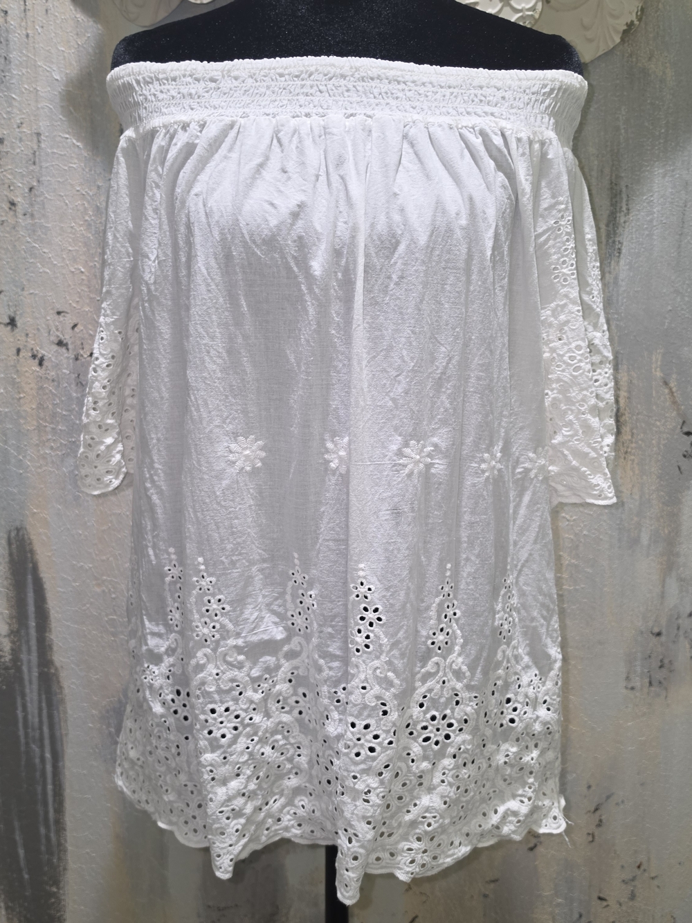 Unique Spectrum Romantic White Off-Shoulder Eyelet Tunic Size Large